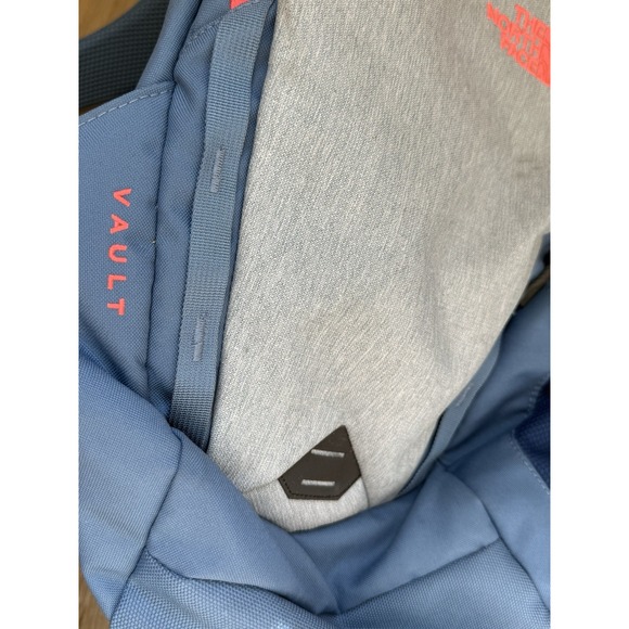 The North Face - Vault Everyday Laptop Backpack Used Lightly - Picture 3 of 4